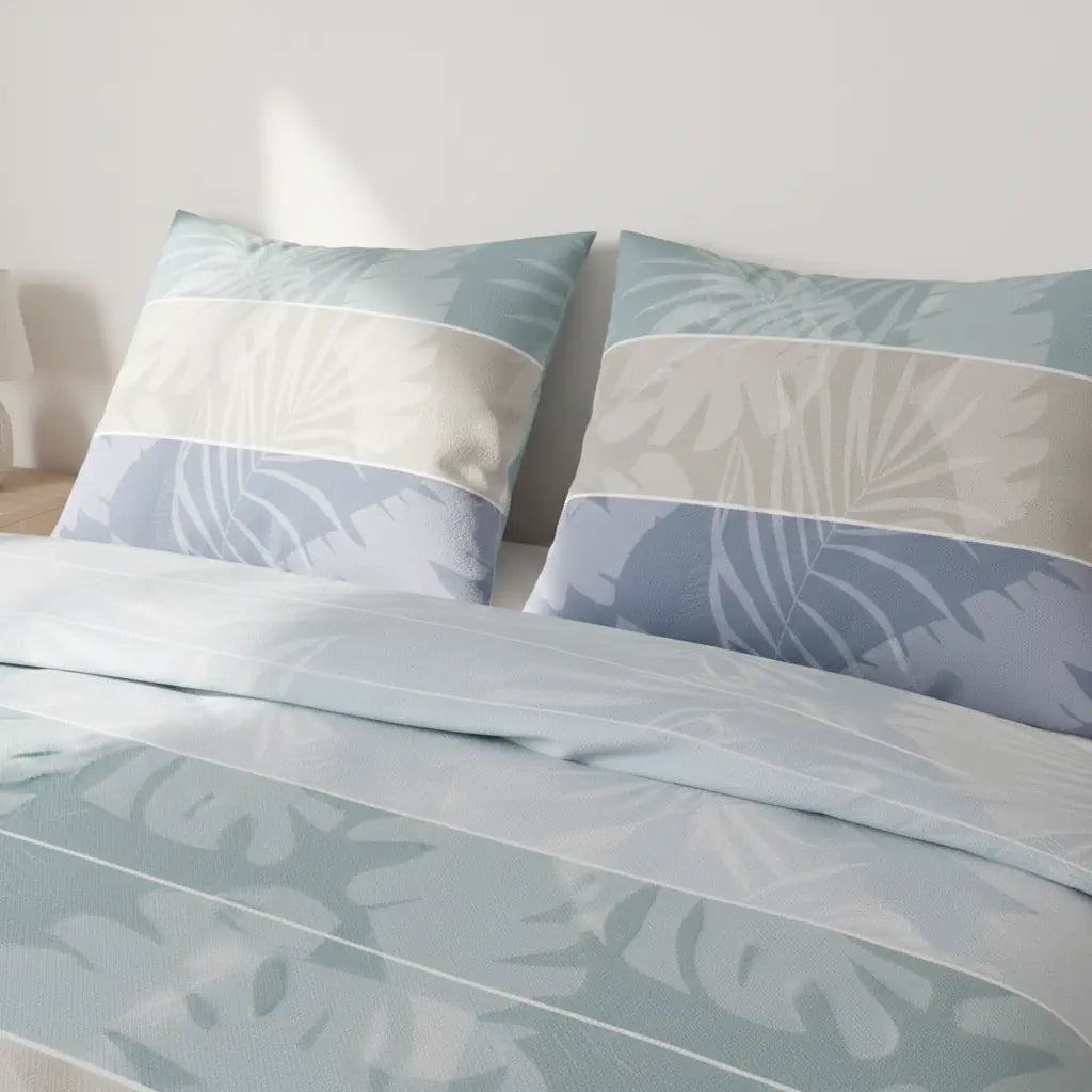 Ágynemű szett leveles mintával, kétszemélyes méretben közelről