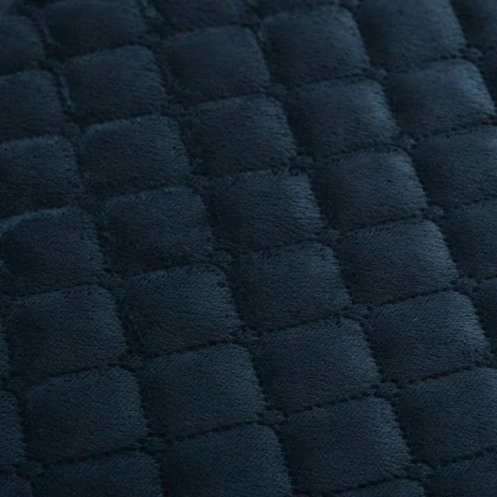 Kék bársonyos steppelt ágytakaró