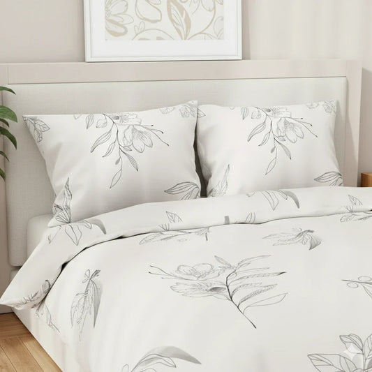 Szatén ágynemű liliomos mintával krémszínű alapon