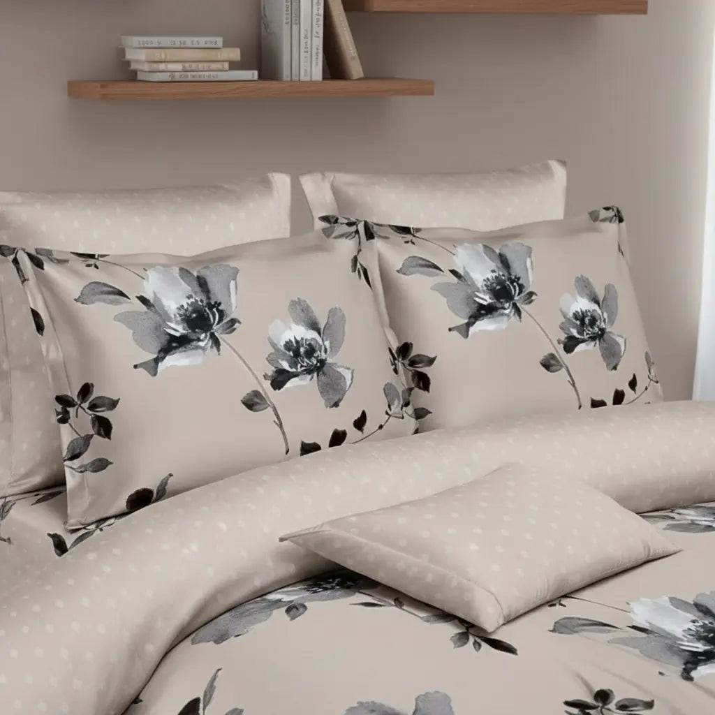 Bézs virágos ágyneműhuzat 140x200 cm közelről