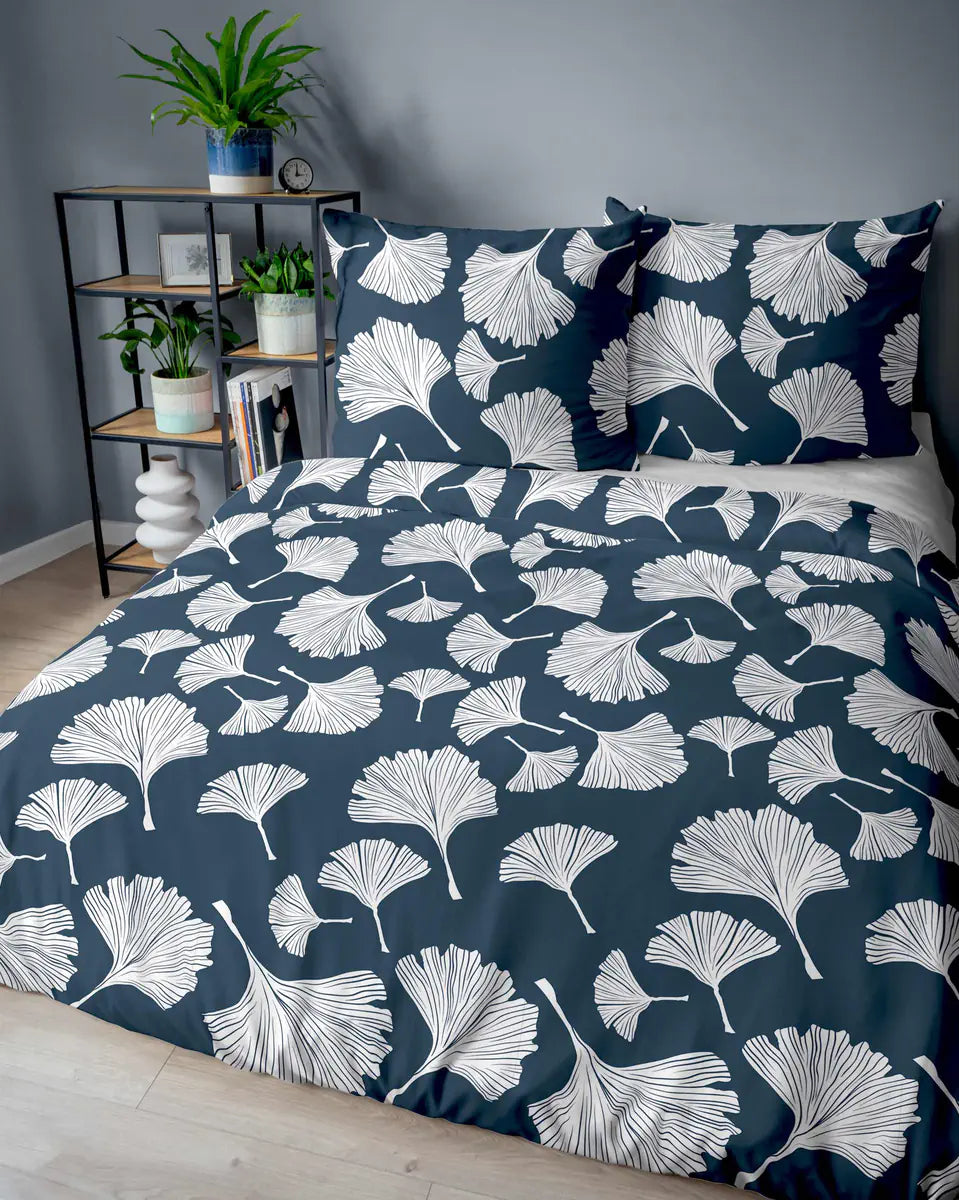 Pamut ágynemű kék ginkgo biloba mintával oldalról